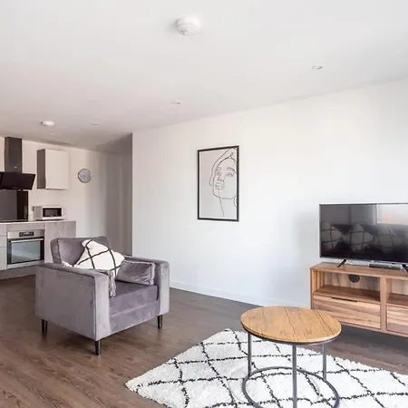 Zeni, Ouse Court Contemporary 2 Bed Flat