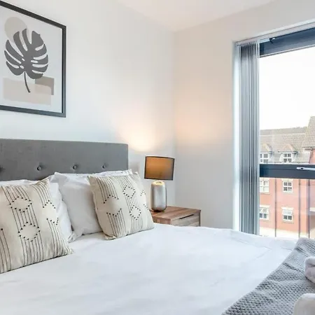 Zeni, Ouse Court Contemporary 2 Bed Flat York