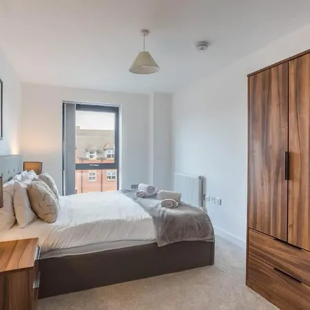 Zeni, Ouse Court Contemporary 2 Bed Flat * יורק